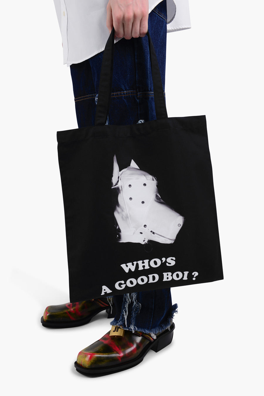 WHO'S A GOOD BOI TOTE BAG BLACK