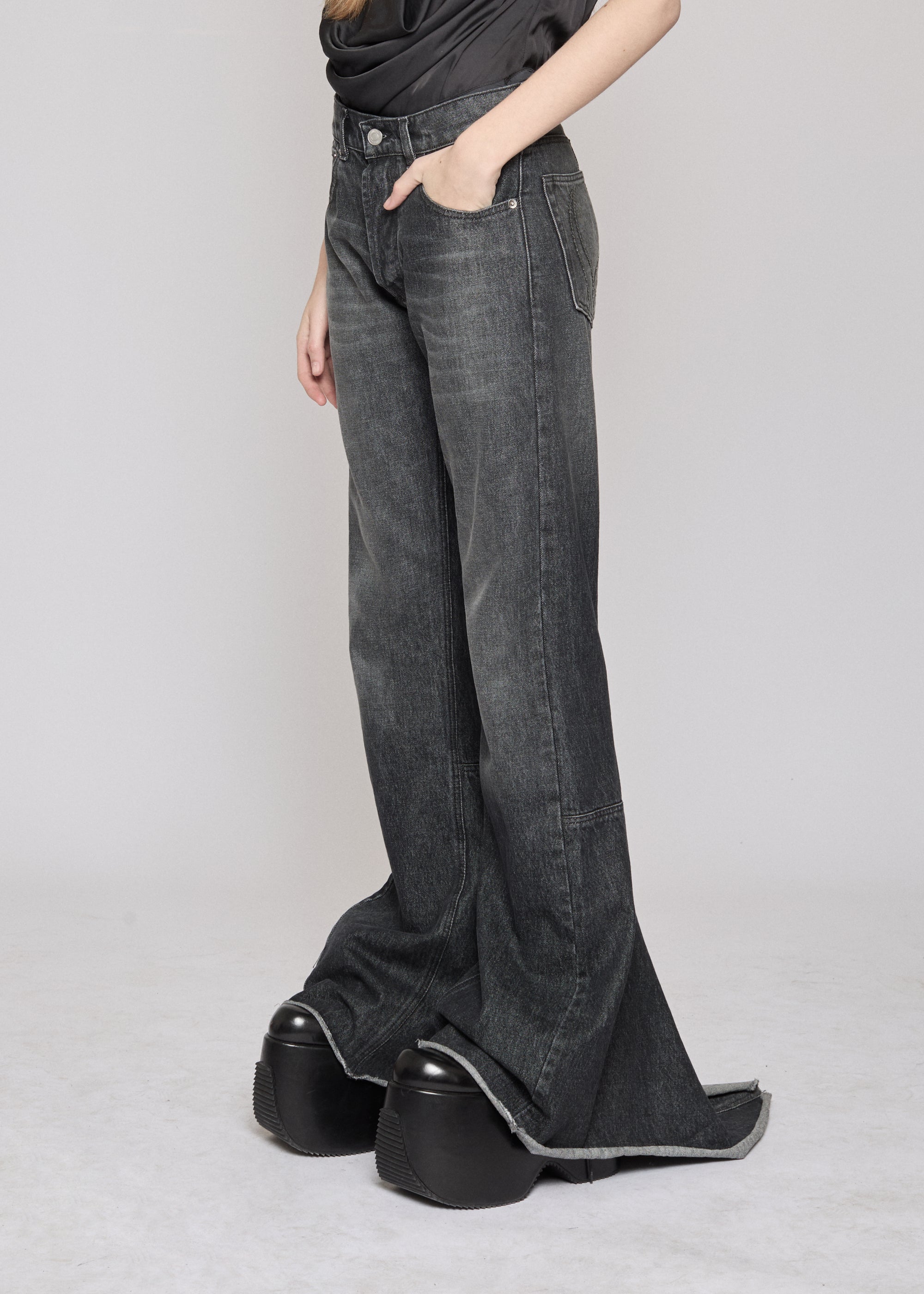 JANET JEANS BLACK SSW